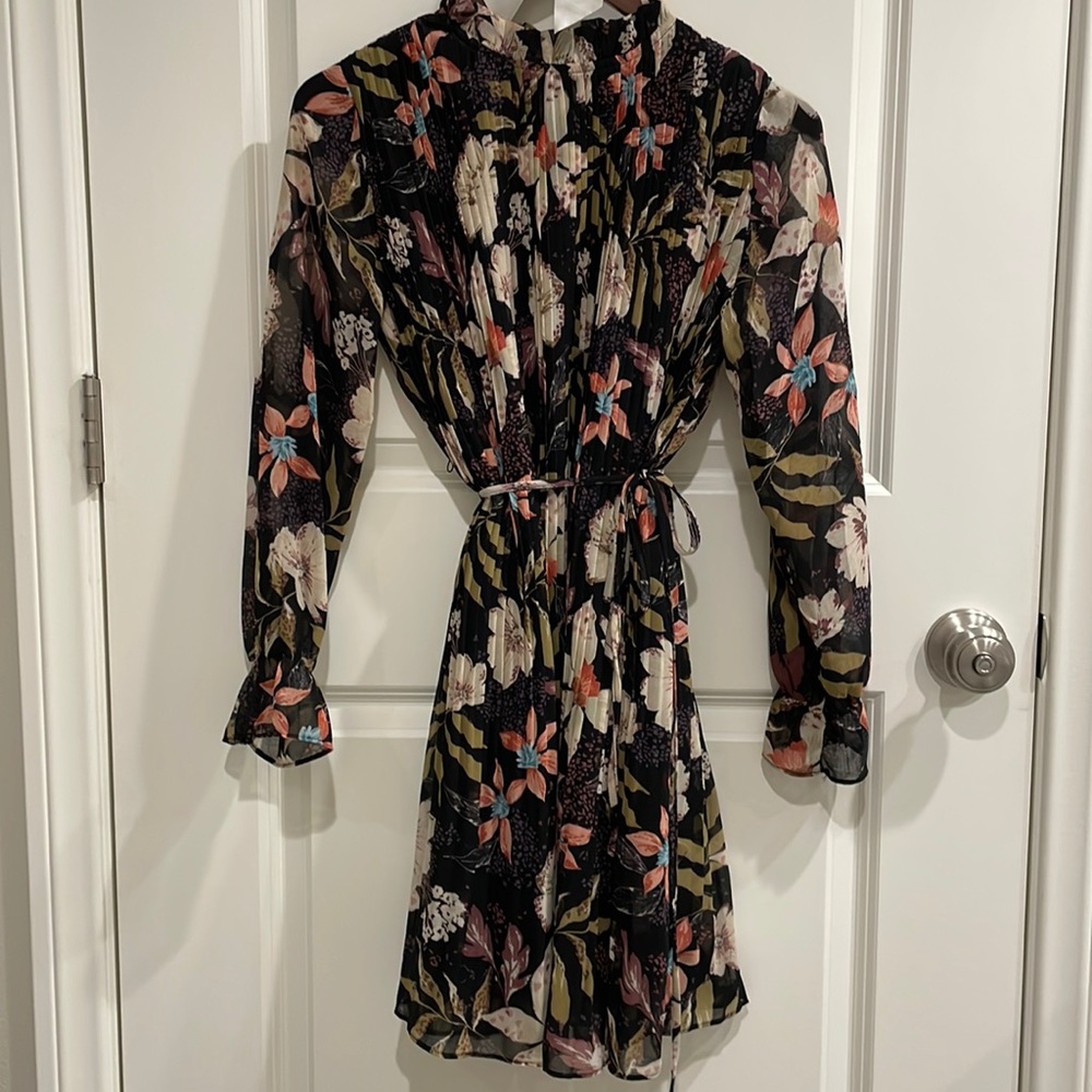 NWOT VICI Collection Illa Illa Dress Size Small 🌸